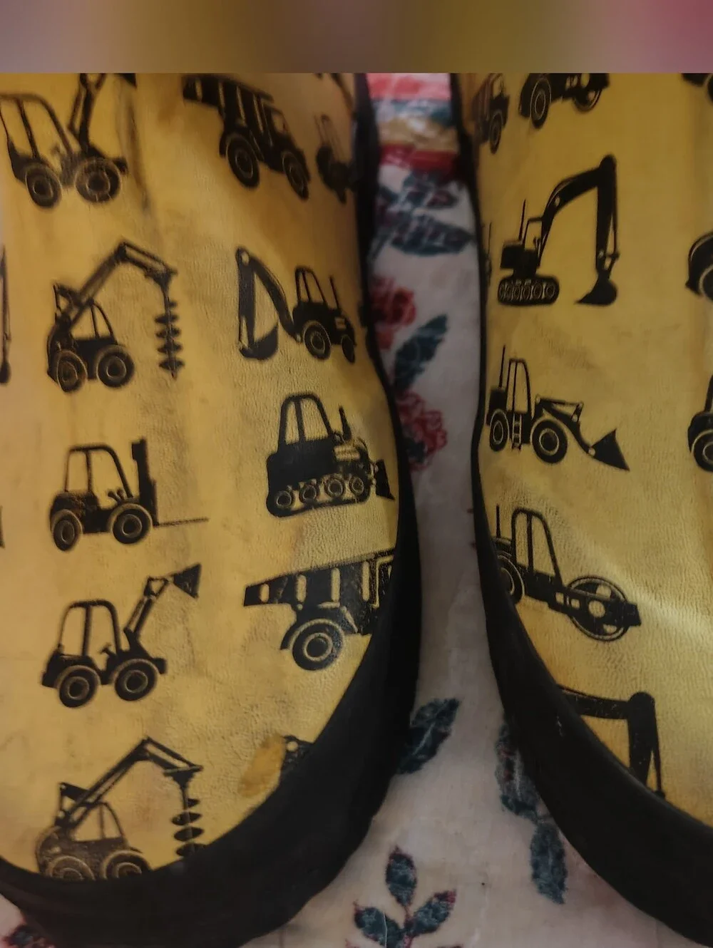 Kids Construction Trucks Yellow Waterproof Neoprene Rubber Rain Boots Pull On 5